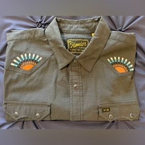 Howler Brothers “Sun Beams” Crosscut Deluxe Snap Shirt. Size L